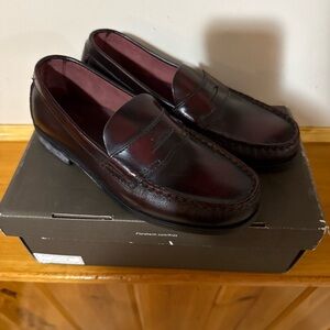 Simon School Issue Burgundy dress shoes size 2.5M